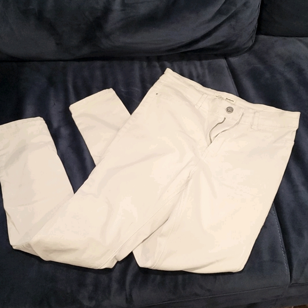 NWOT Super waist white jeans from stradivarius